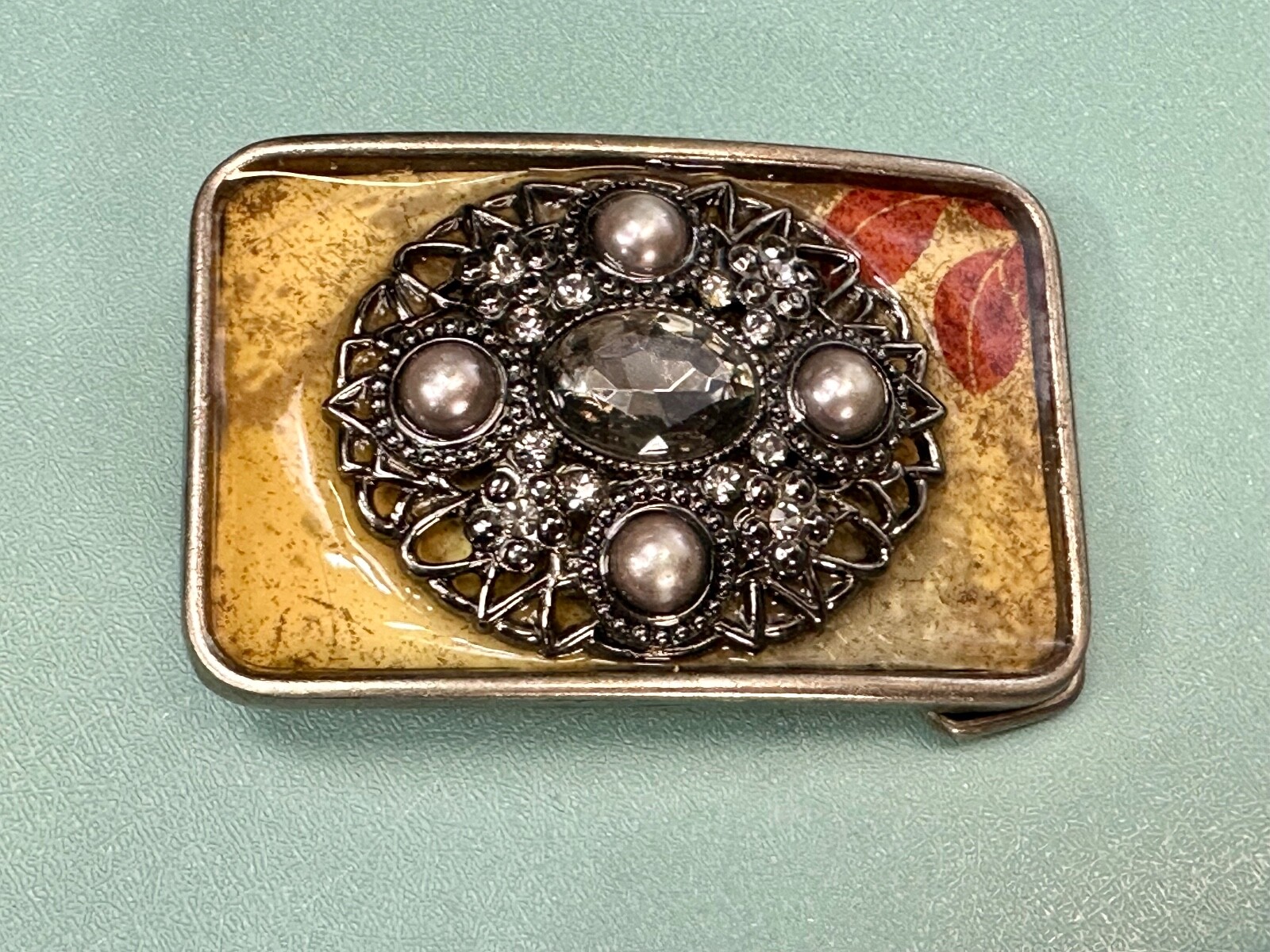 Chunky Raised Flower Swirl Theme Oval Cluster In Rectangular Belt Buckle