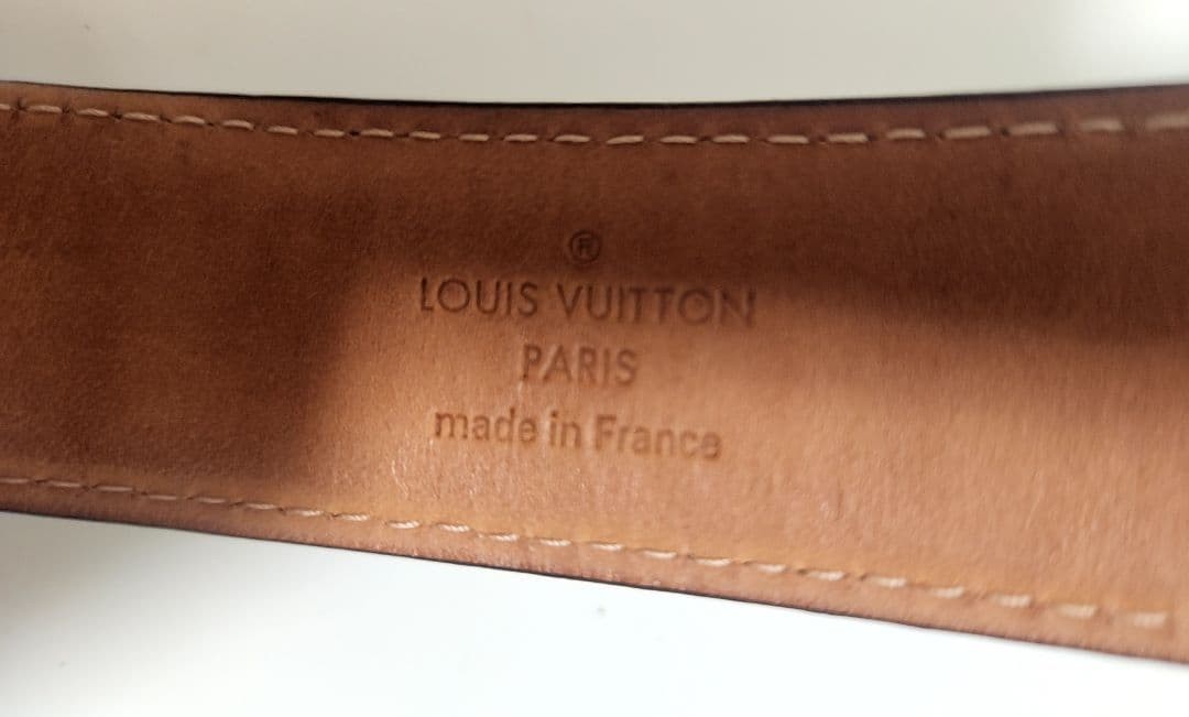 Louis Vuitton Pre-Owned Taiga Suntulle Leather Belt