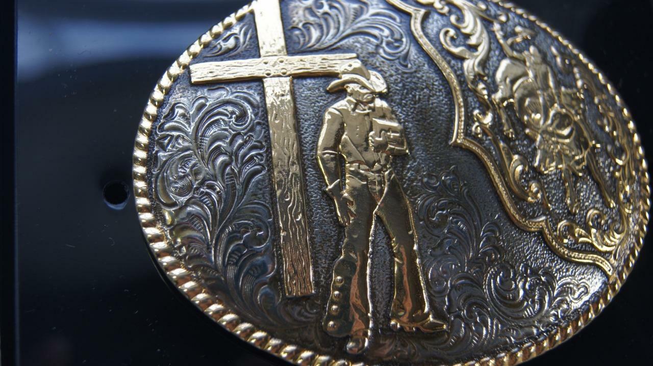 Crumrine Western Oval Roped Edge Buckle with Bull Rider & Cross C15102