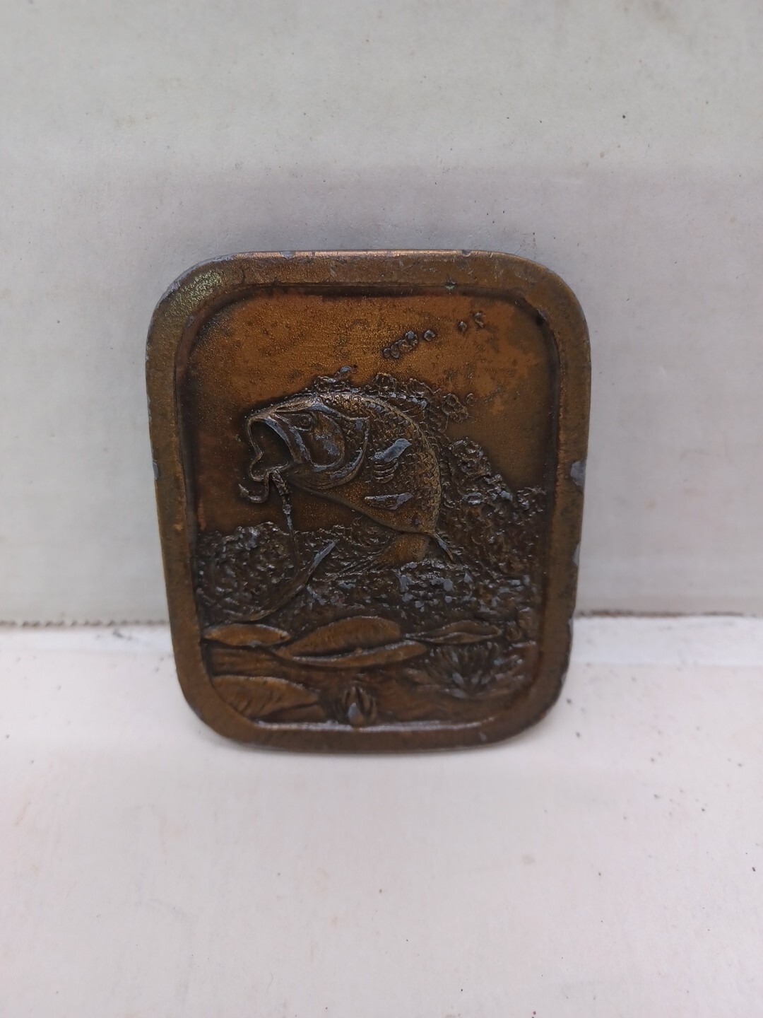 Vtg 1976 LARGE MOUTH BASS HOOKED ON BAIT BELT BUCKLE!!! Indiana Metal Craft E1