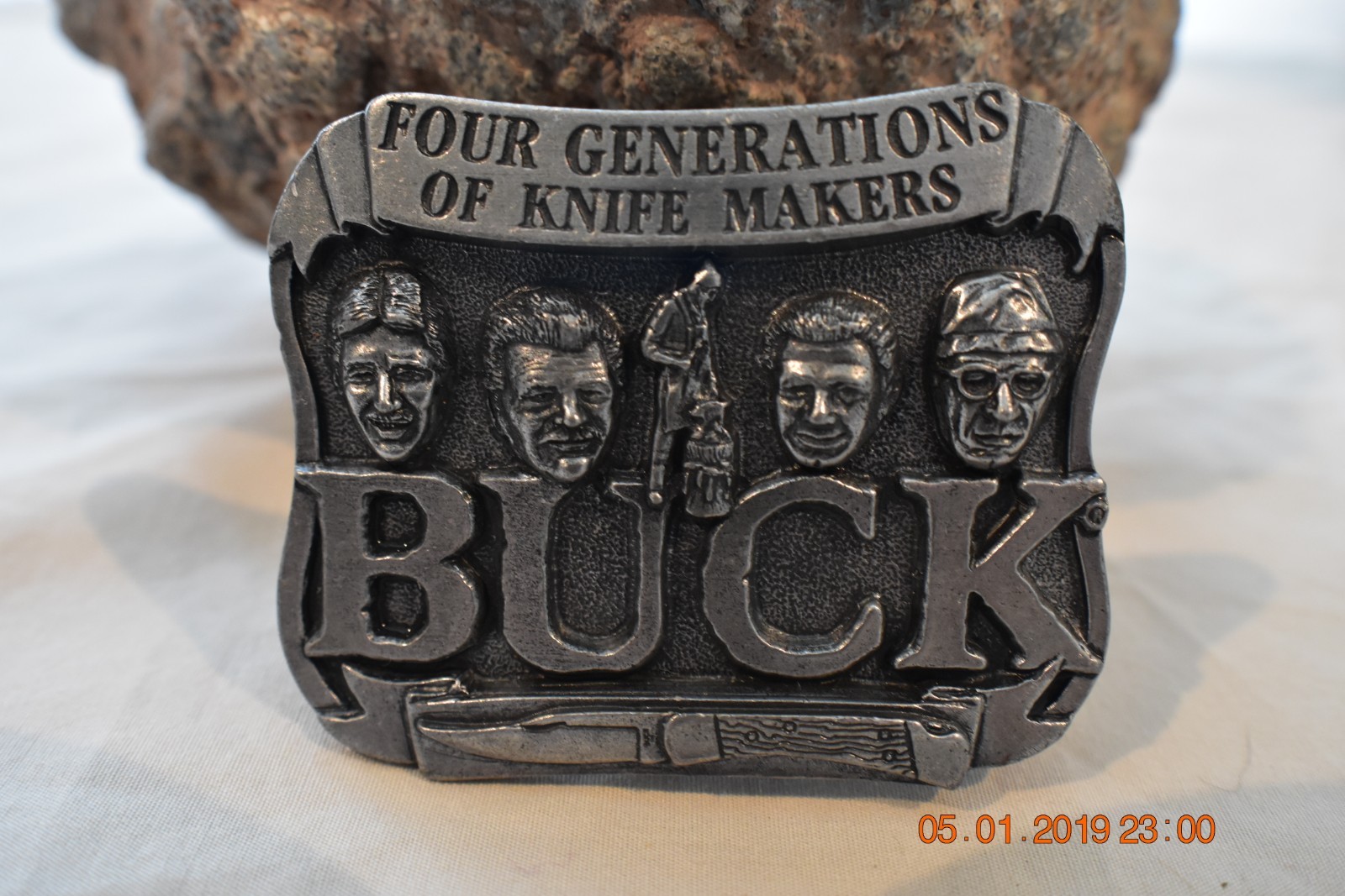 VINTAGE BUCK KNIVES FOUR GENERATIONS OF KNIFE MAKERS BELT BUCKLE