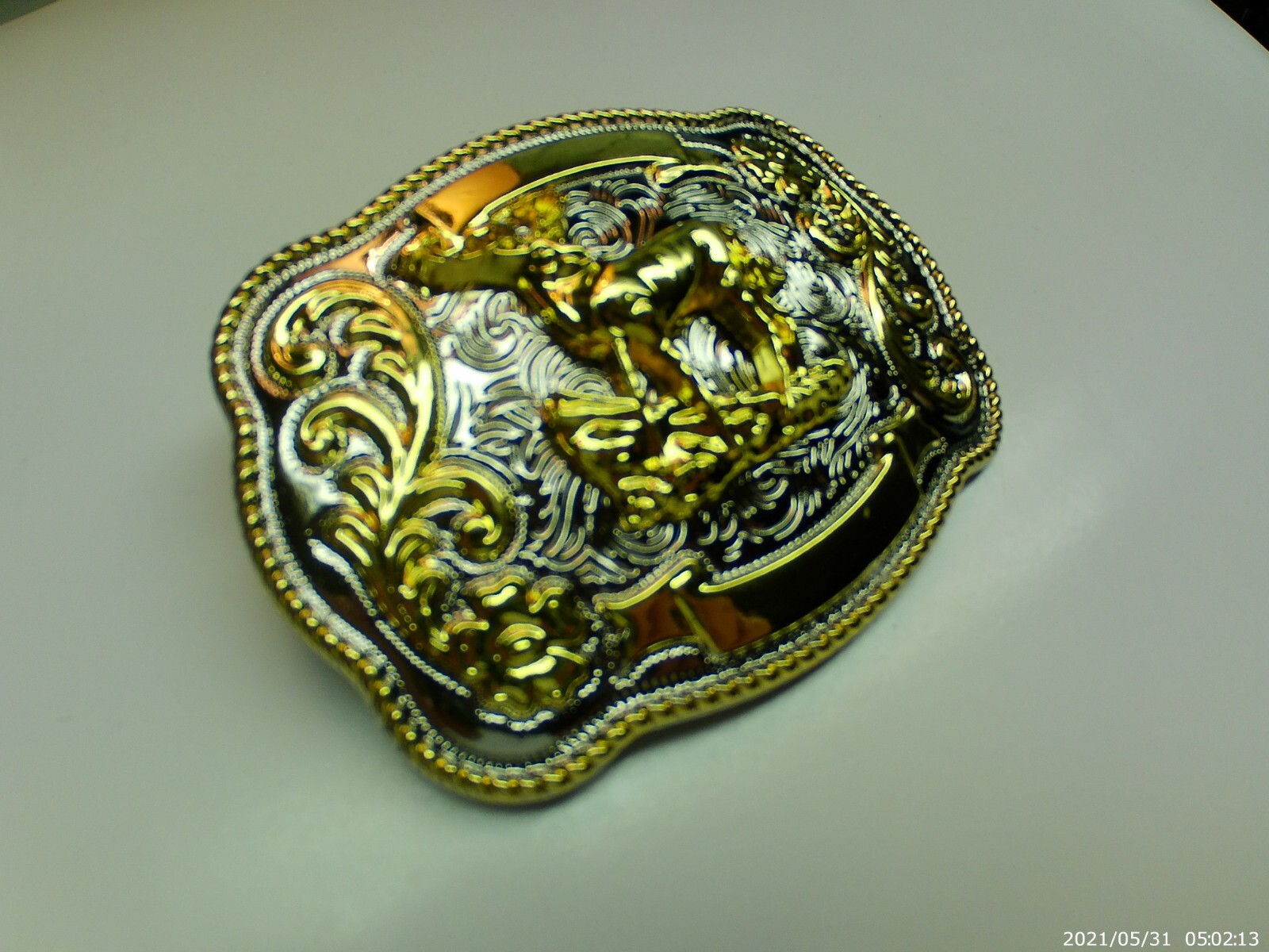 Belt Buckle Deer Elk Large 4&Prime; x 3&Prime; Hunting Western Cowboy Silver Gold
