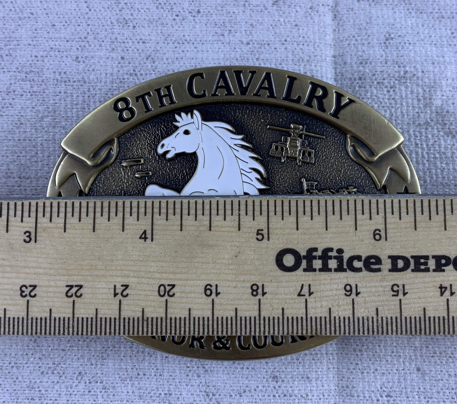 🌟US Army 8th Cavalry Regiment, Honor & Courage Crest Insignia Brass Belt Buckle