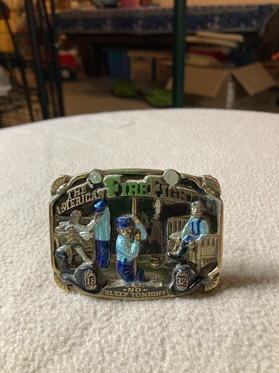 Belt Buckle 1986 USA American Firefighter « No Sleep Tonight » Brass, Enamel