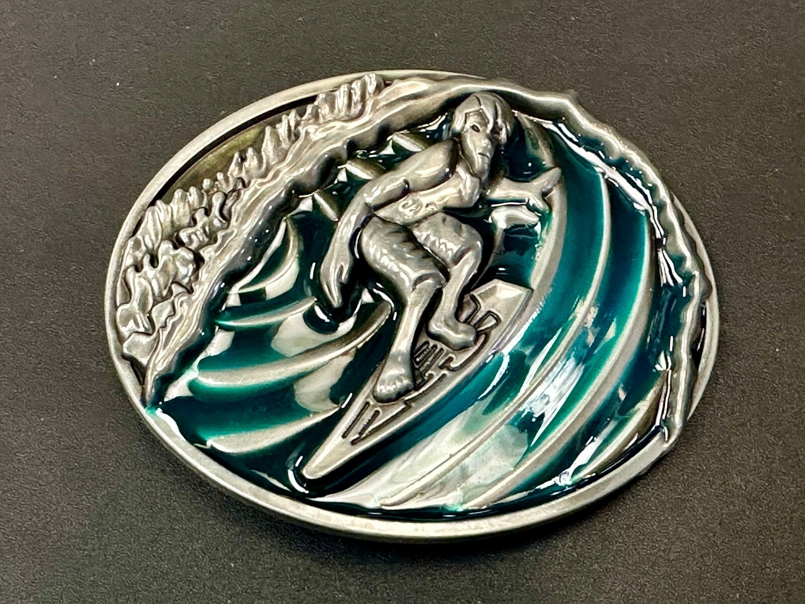Surfer On Ocean Wave Pipeline Surfing Hang 10 – Blue Green Color Belt Buckle