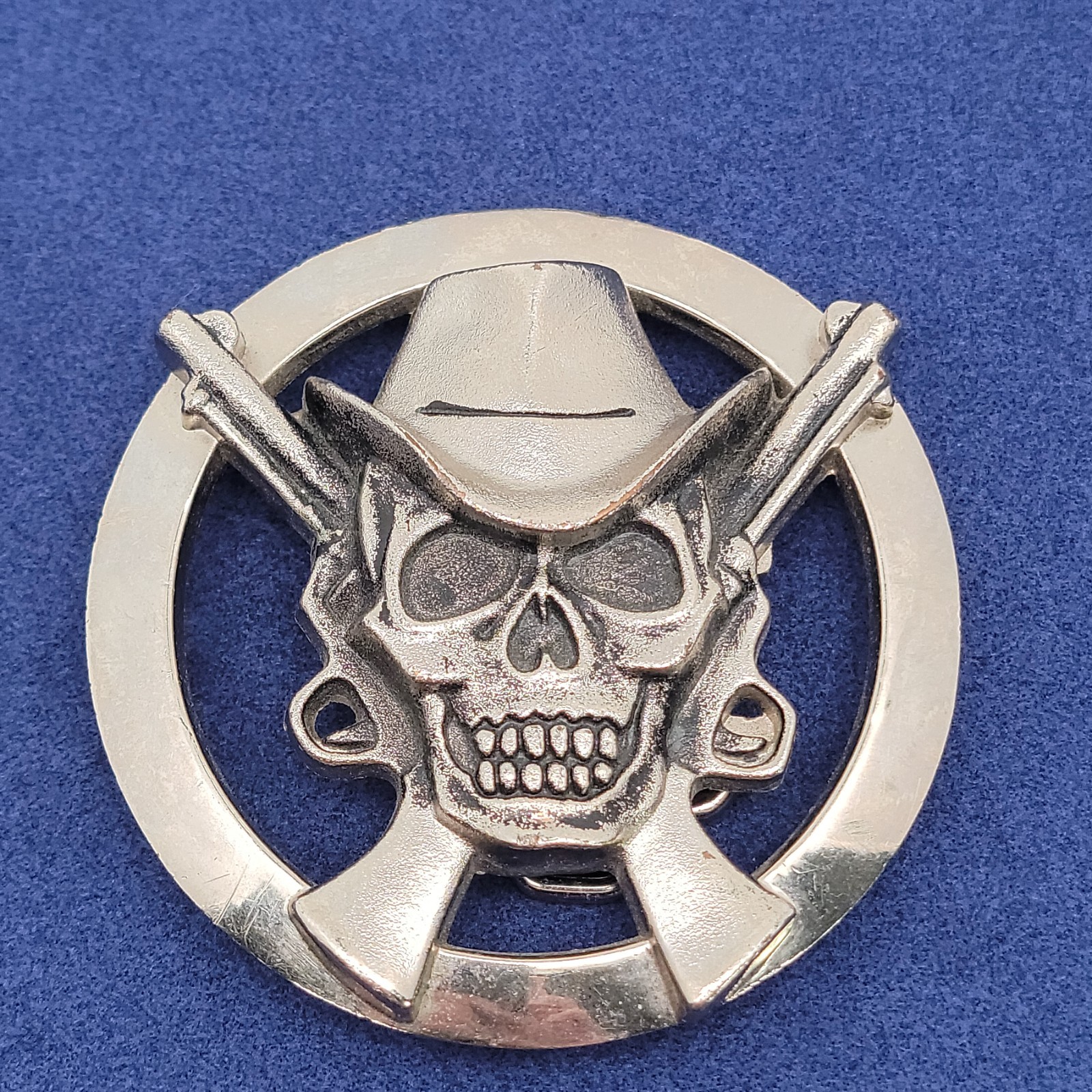 Western Cowboy Skull Head & Revolvers Metal Belt Buckle x Silver Star