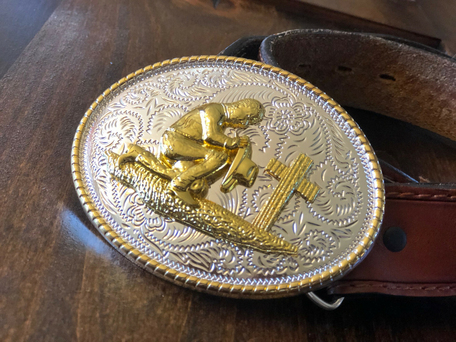 Large Oval Christian Praying Cowboy Buckle 3D Cowboy & Cross FREE SHIPPING!!!!