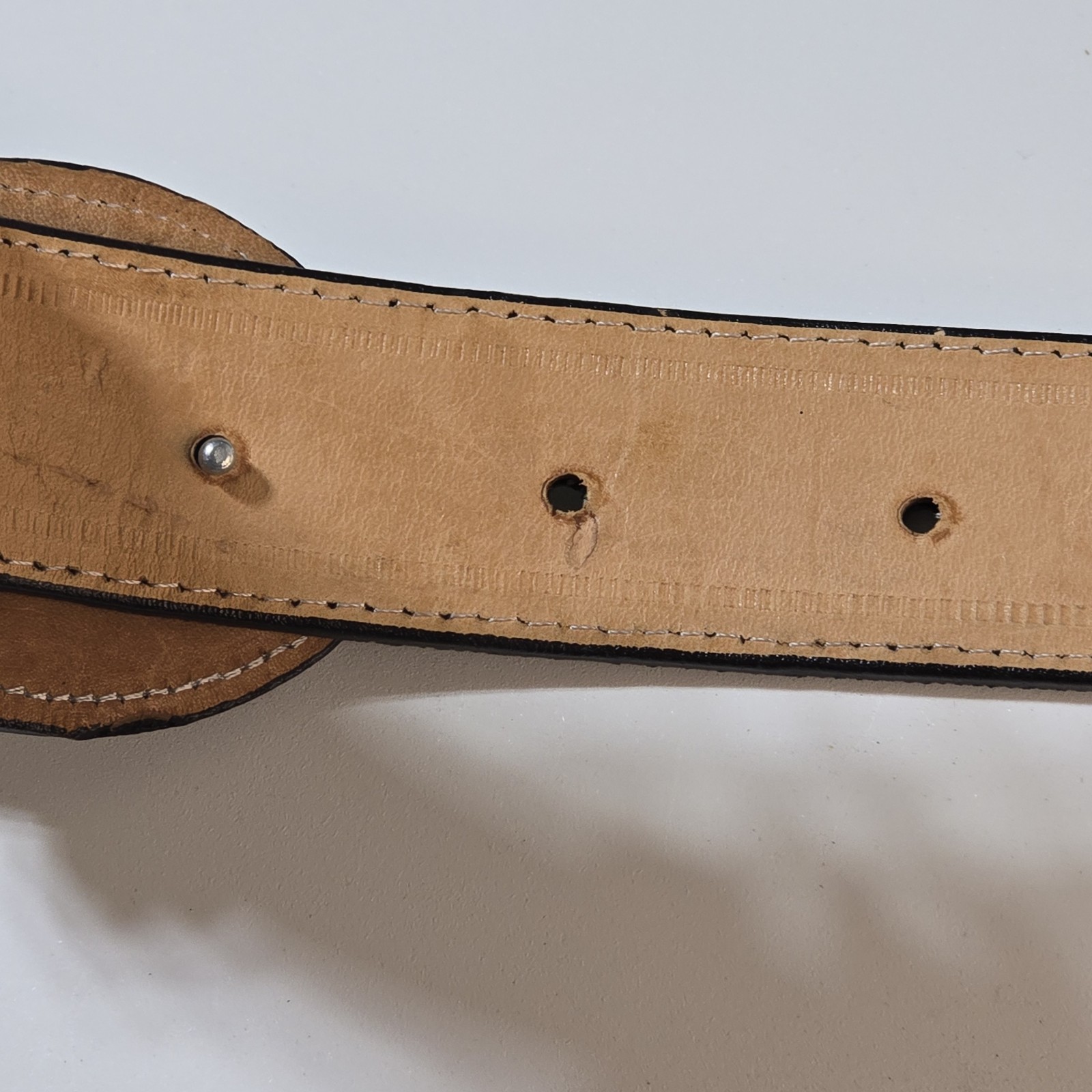 YAC Leather And Silk Blk And White Horse Head Design Belt 34&Prime;