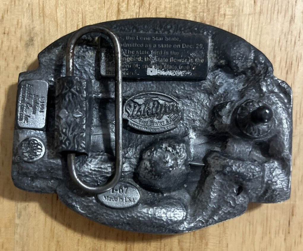 belt buckle