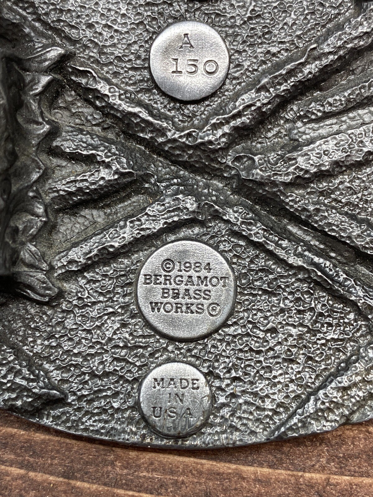 VINTAGE DARTS BELT BUCKLE DARTS & DART BOARD 1984 BERGAMONT BRASS WORKS – New
