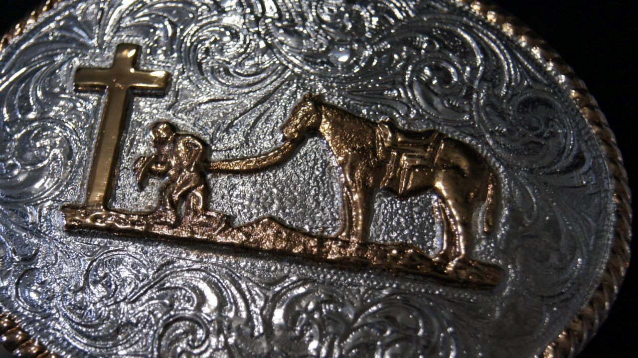 Crumrine Western Buckle Oval Praying Cowboy at Cross Silver & Gold Tone C1037448
