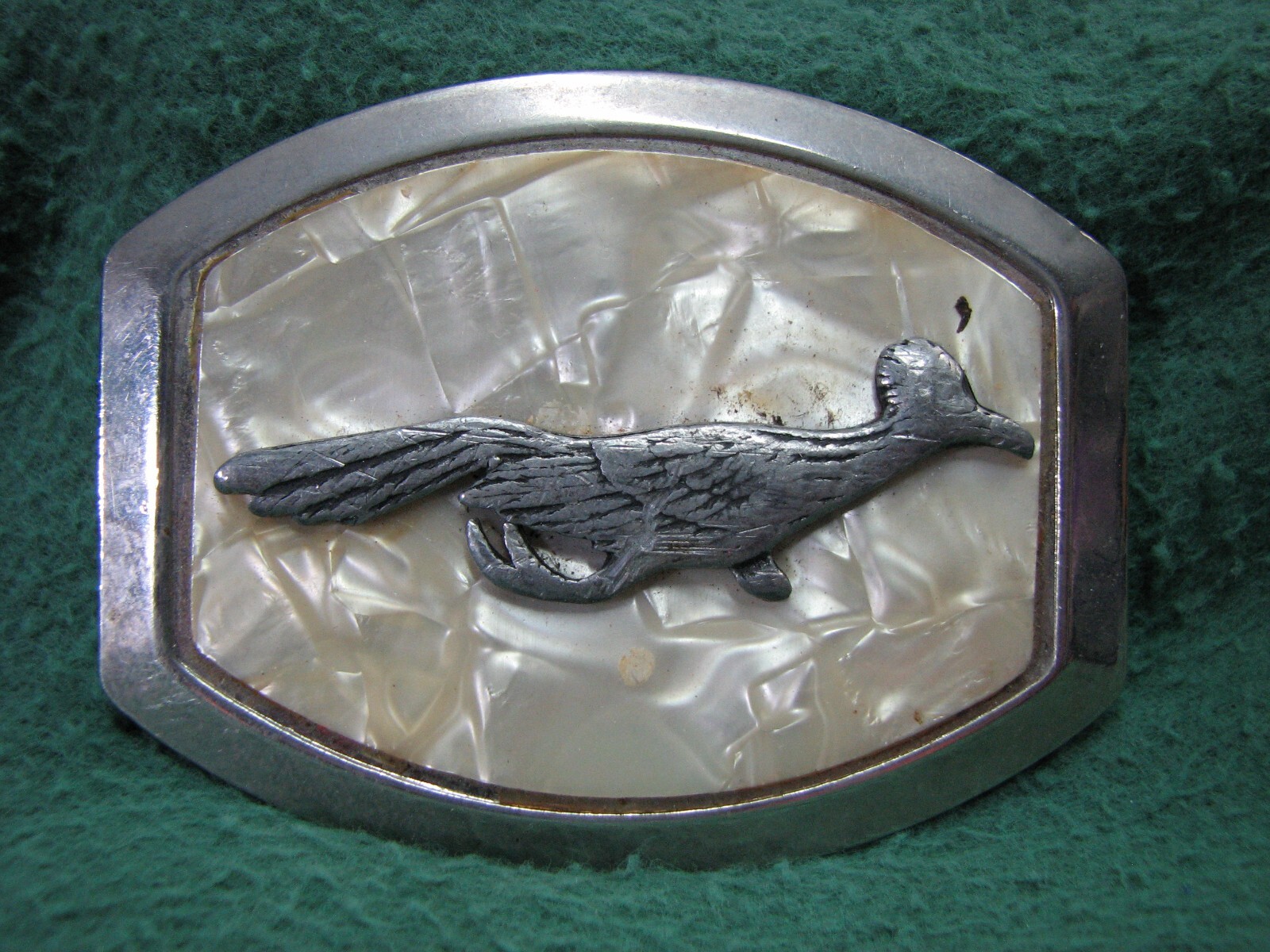 Collectible Pheasant / Duck / Geese 3 1/4&Prime; Long Belt Buckle MOTHER OF PEARL