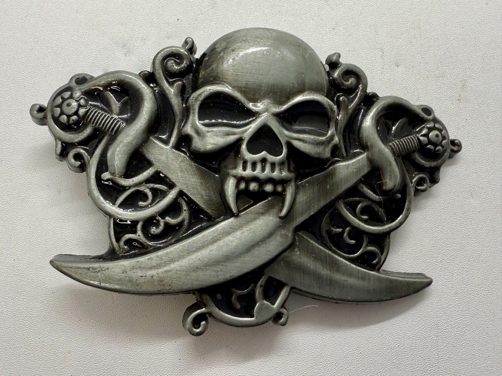Vampire Teeth Skull Crossed Sword&rsquo;s Cutout Halloween Gothic Biker Belt Buckle