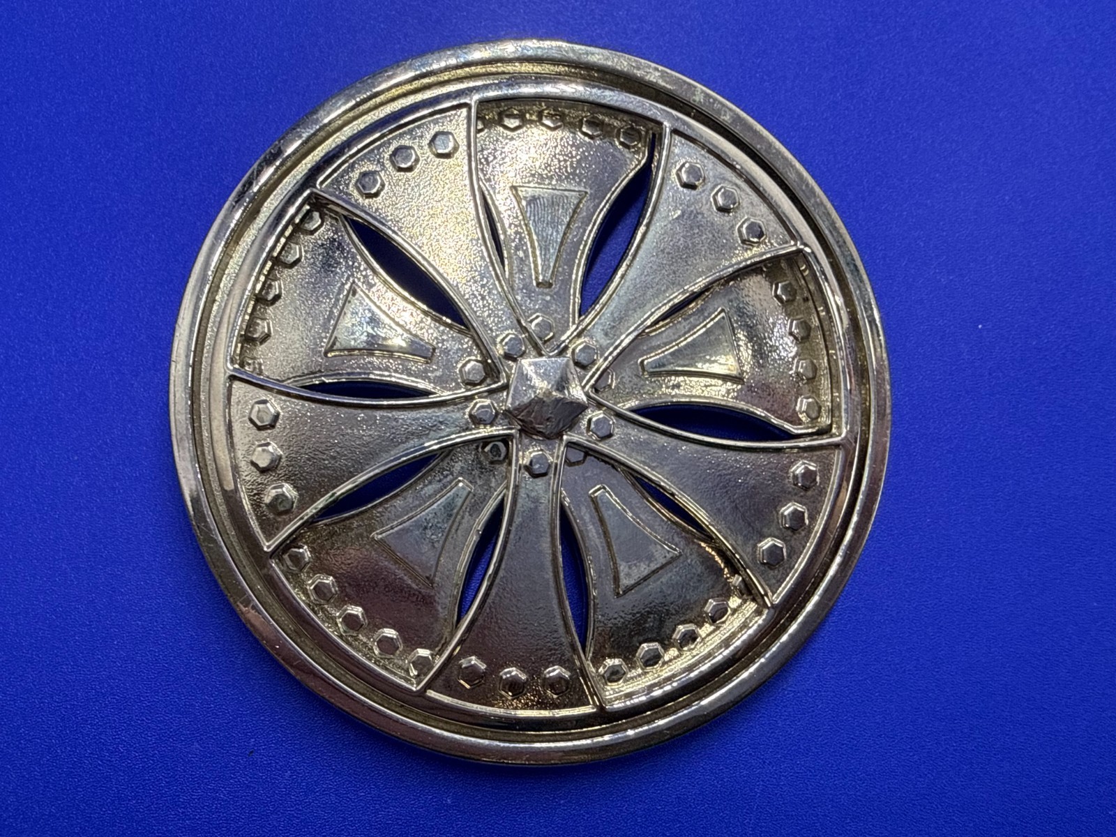 Round Sports Car Truck Rim Tire Spinner Moving Wheel Silver Color Belt Buckle