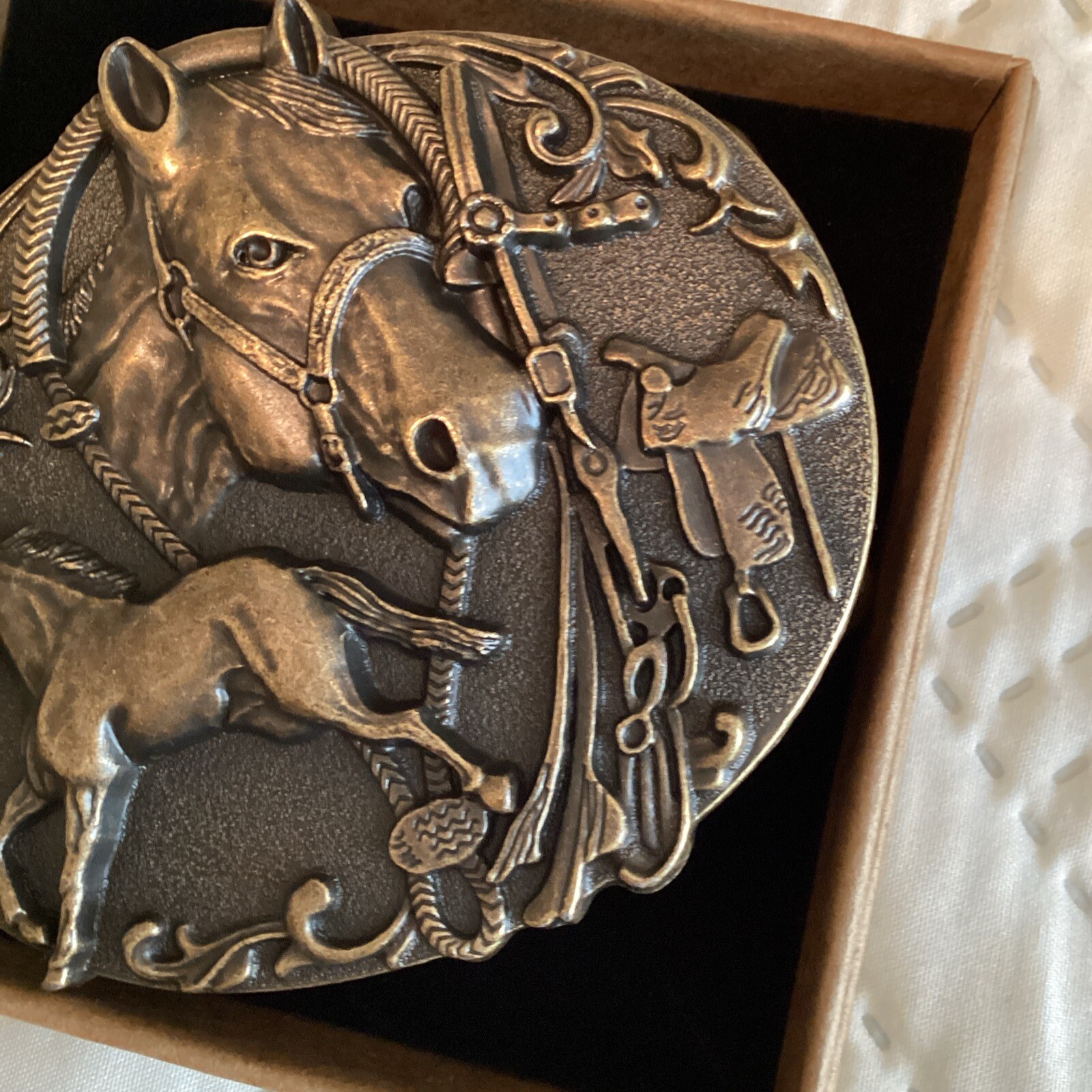 Unisex Cowboy Western Belt Buckle for Rodeo Style Retro Wear – Horse Head Saddle