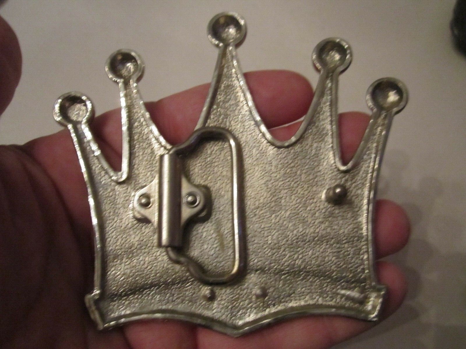 LARGE CROWN DESIGN BELT BUCKLE – WITH CRYSTALS – 4&Prime; X 4&Prime; – GW-17