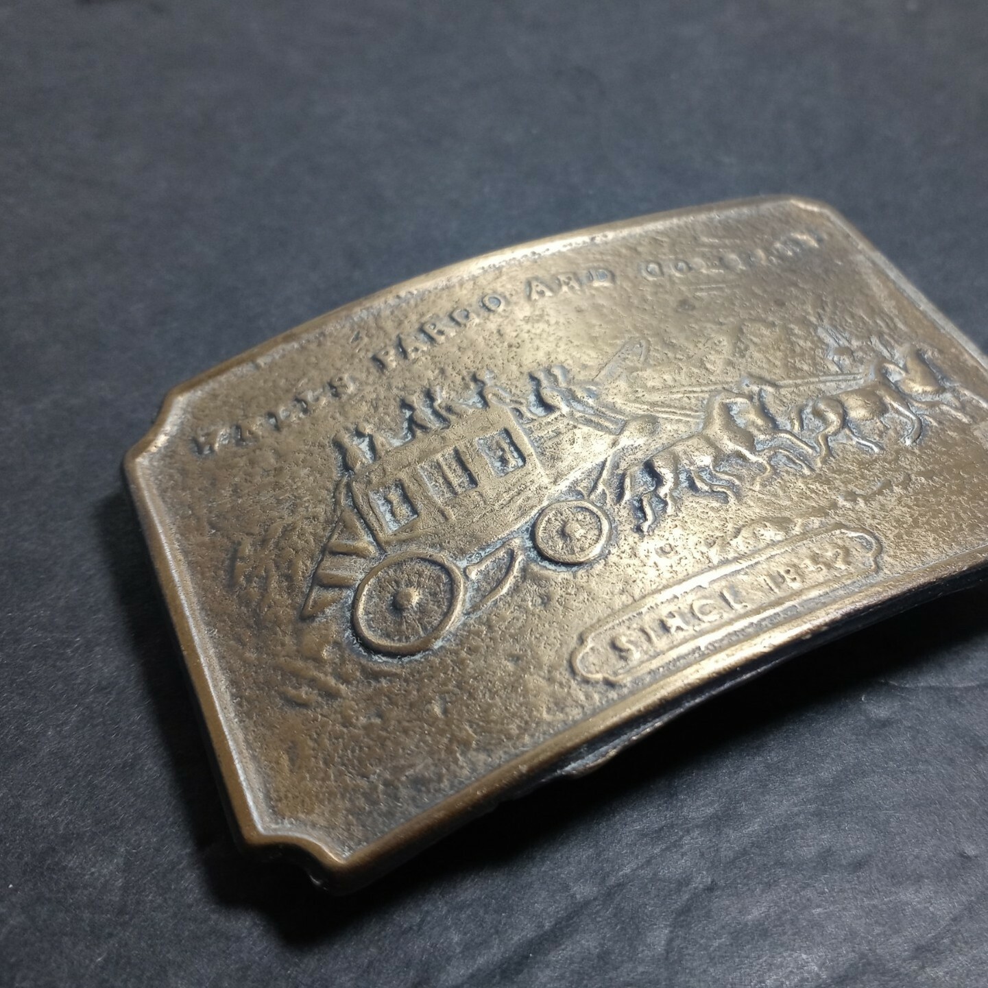 Vintage Brass Western Style Wells Fargo Metal Belt Buckle Stagecoach Horses