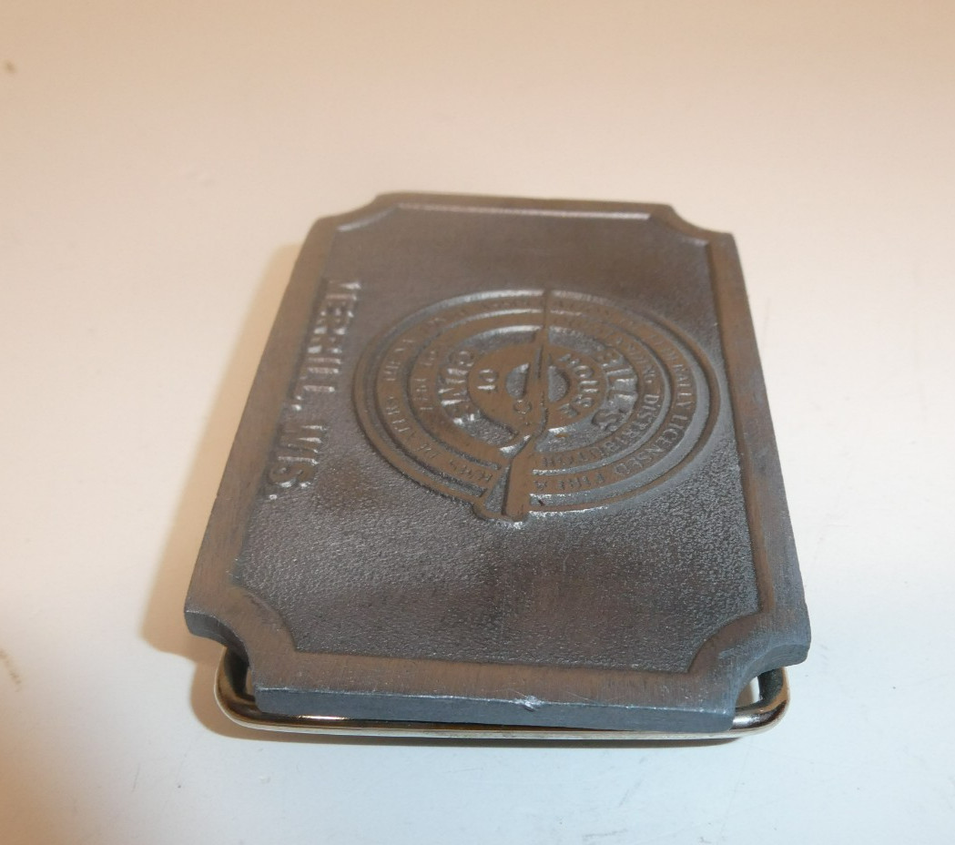 VTG Rare Merrill, WI Bill&rsquo;s House Of Guns Metal Belt Buckle 3 1/4&Prime; x 2 1/8&Prime; USA