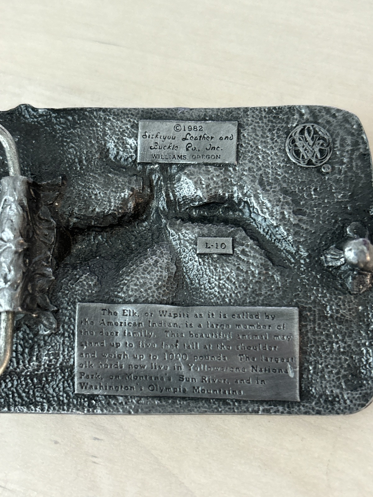 1982 Siskiyou Buckle L-10 Deer Doe Elk Wapiti Belt Buckle