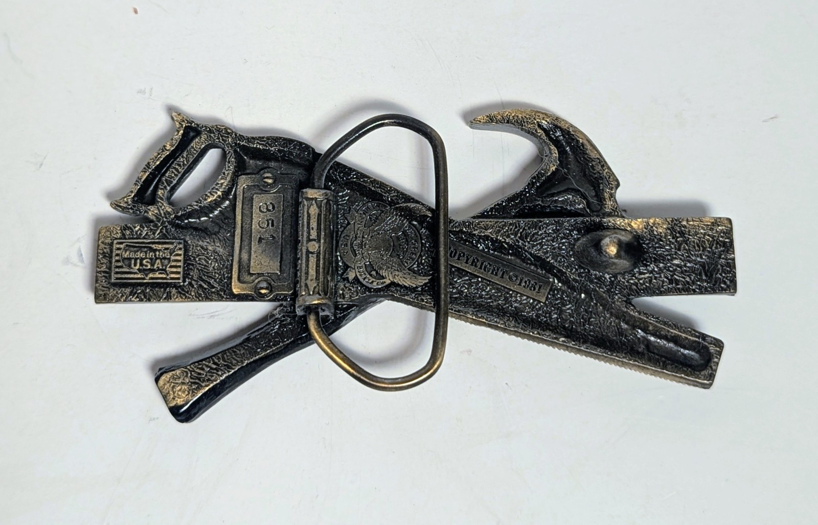 Vintage Metal Carpenter Belt Buckle (Made In USA) – Tools Hammer & Saw