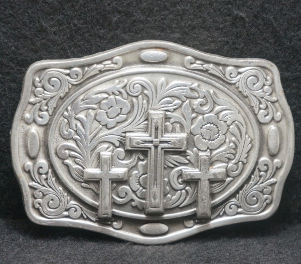 XB25117 VINTAGE 2006 **THREE CROSSES** RELIGIOUS ARTWORK MENS PEWTER BELT BUCKLE