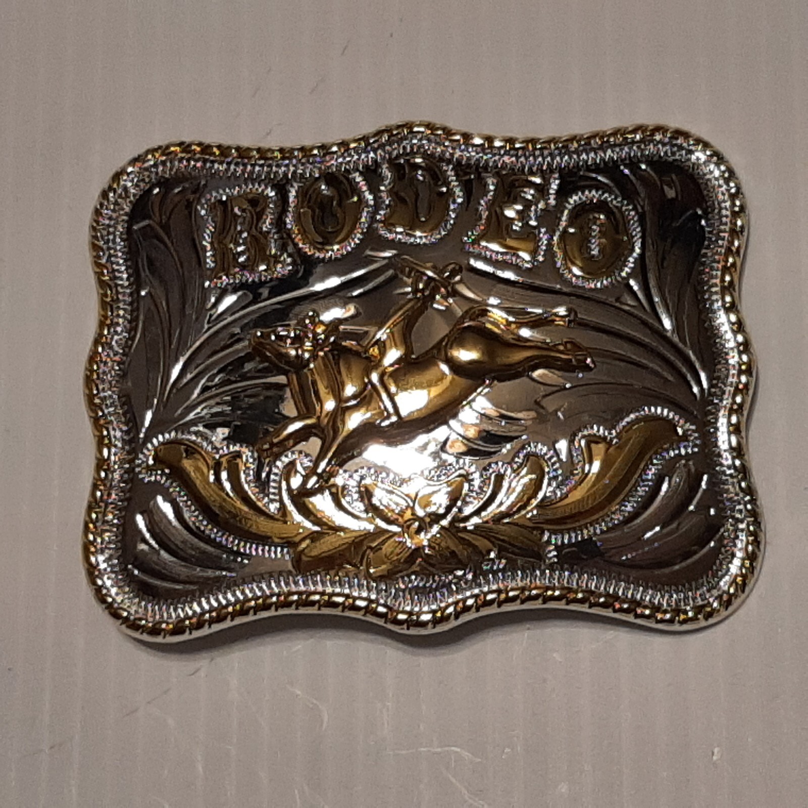GOLD & SILVER (IN COLOR ONLY) LARGE RODEO WESTERN BULL RIDING Metal Belt Buckle