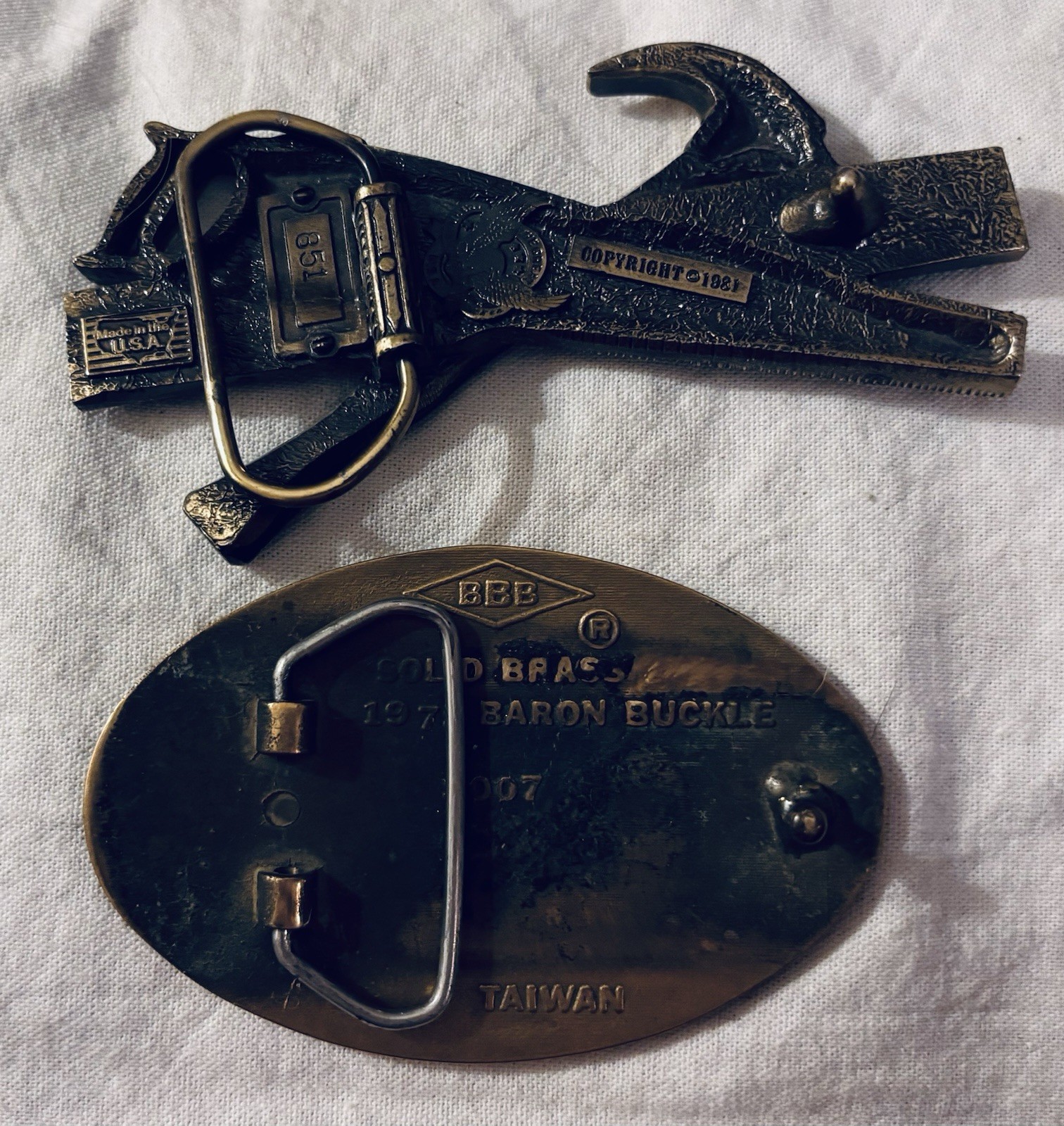 Pair Carpenter Tradesman Bronze Plated Metal Belt Buckles