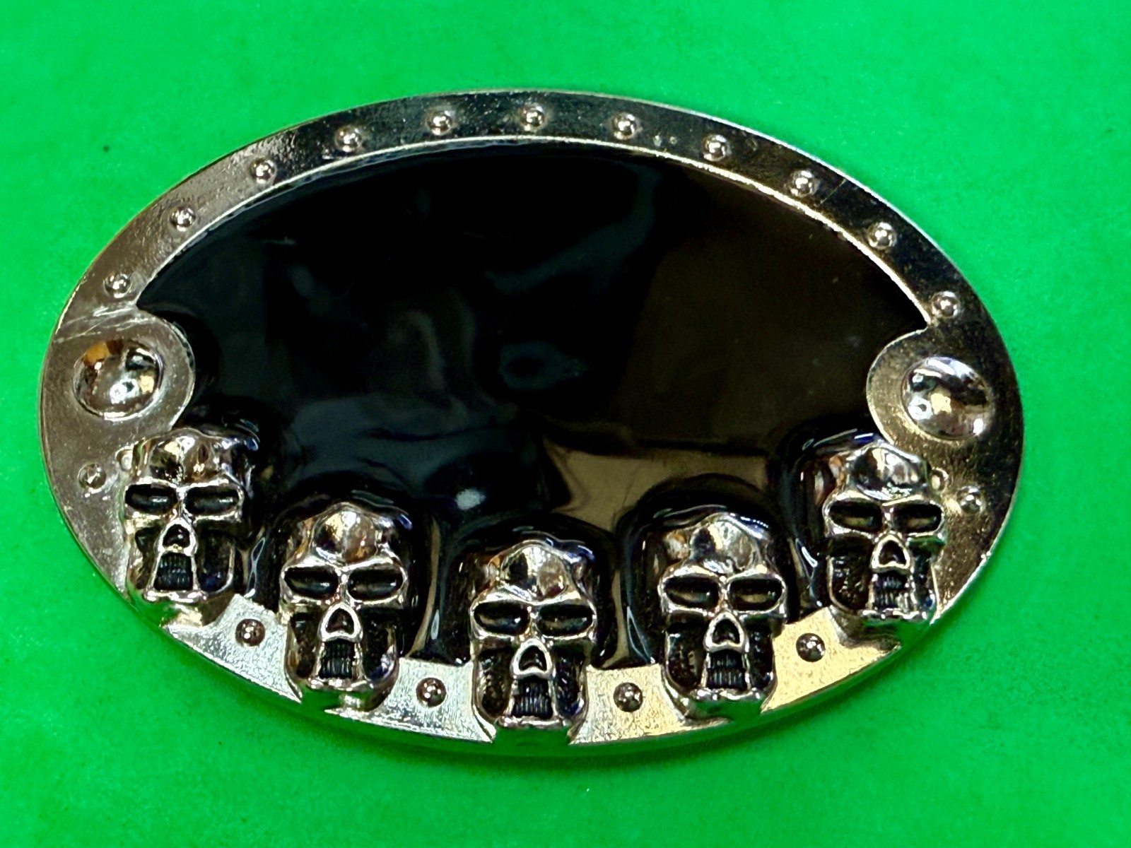 Creepy Five Skull&rsquo;s Head Black Enameled Halloween Gothic Punk Biker Belt Buckle