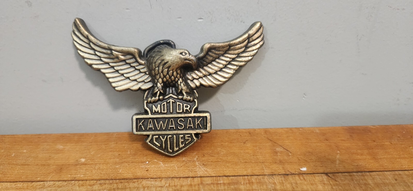 VINTAGE KAWASAKI EAGLE TOPPER BADGE BELT BUCKLE