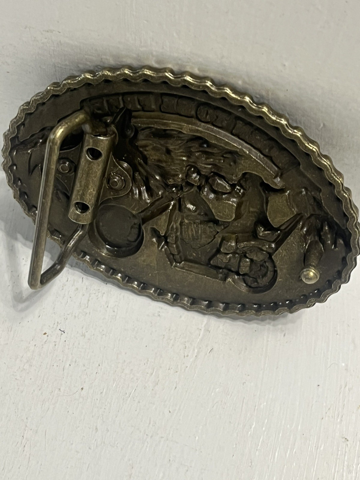 – Belt Buckle Motorcycle Themed Born To Be Free Hippy Wolf