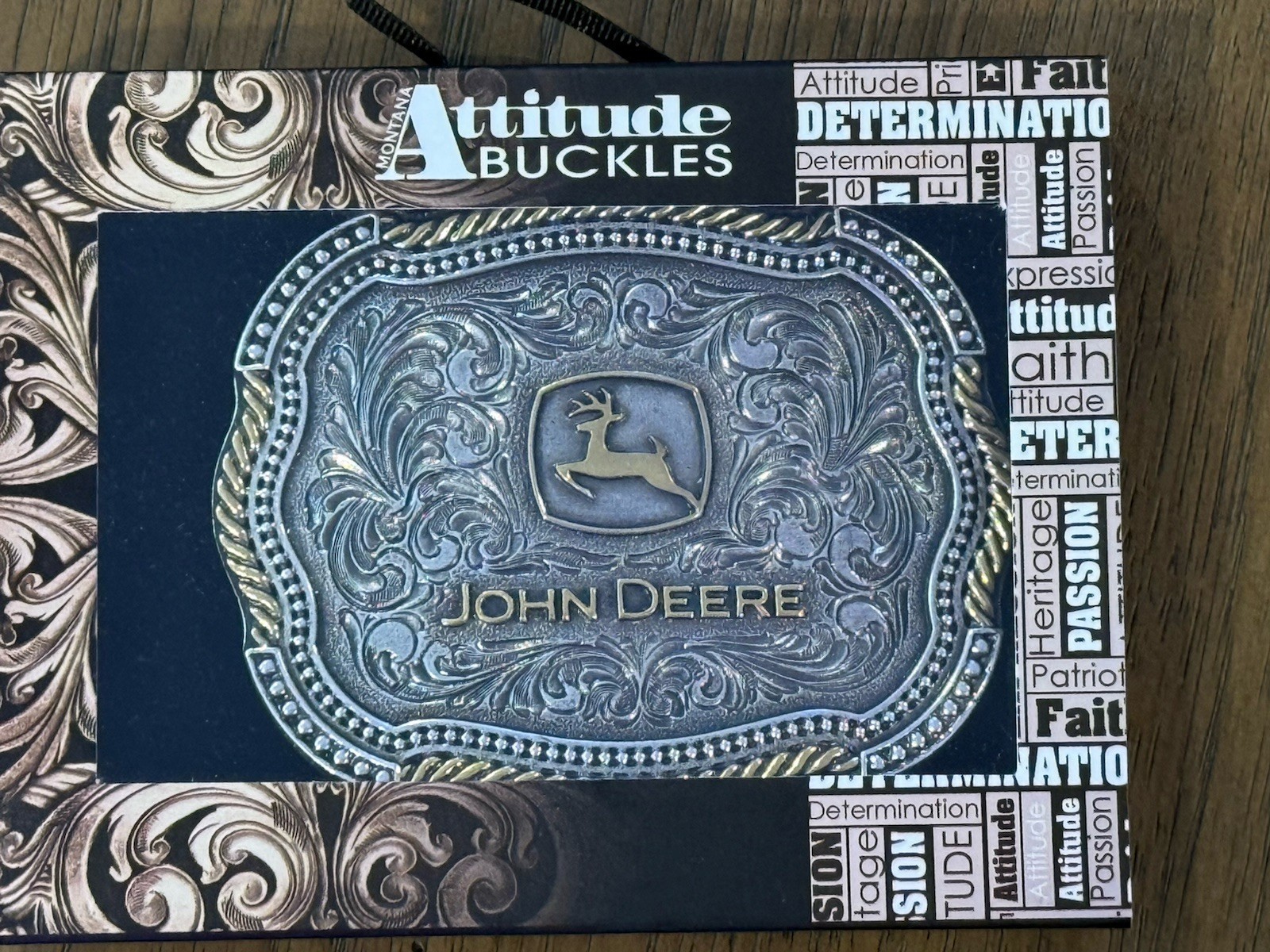 Montana Silversmiths – JOHN DEERE – Cowboy Scalloped Duo Belt Buckle – New