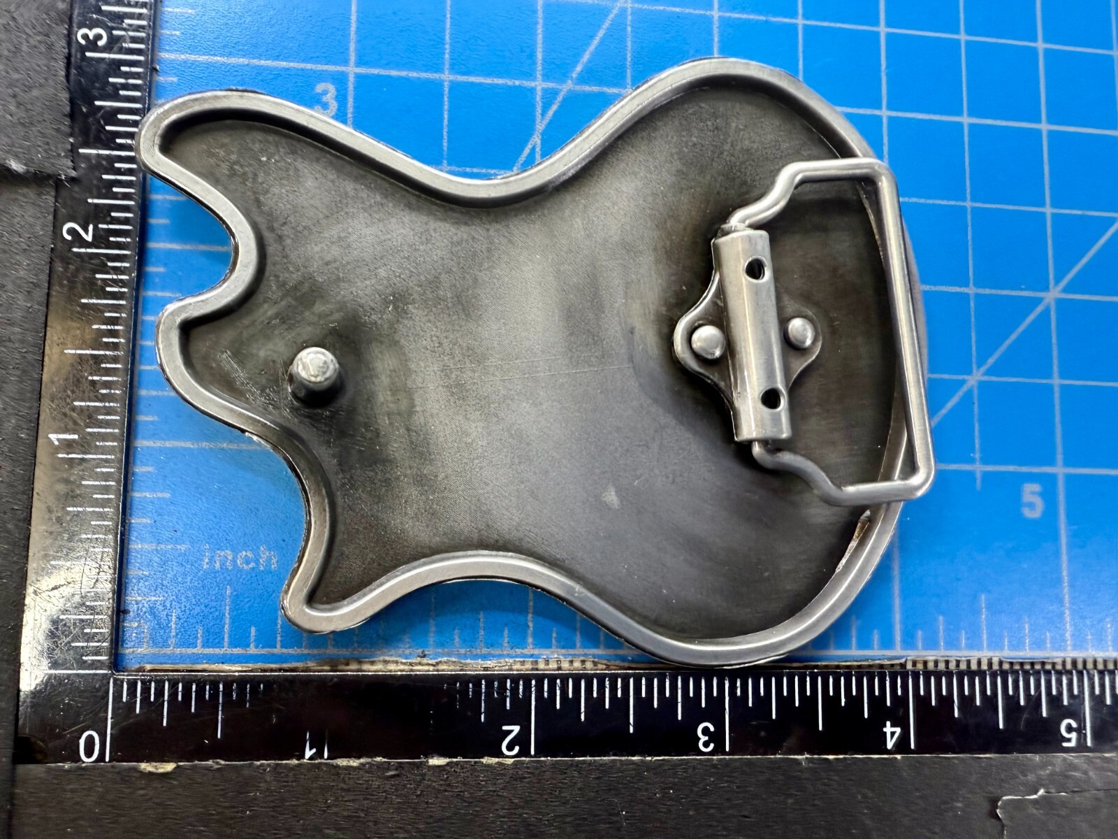 Electric Guitar Body ROCK & ROLL Red Enameled Musicians Guitarist Belt Buckle
