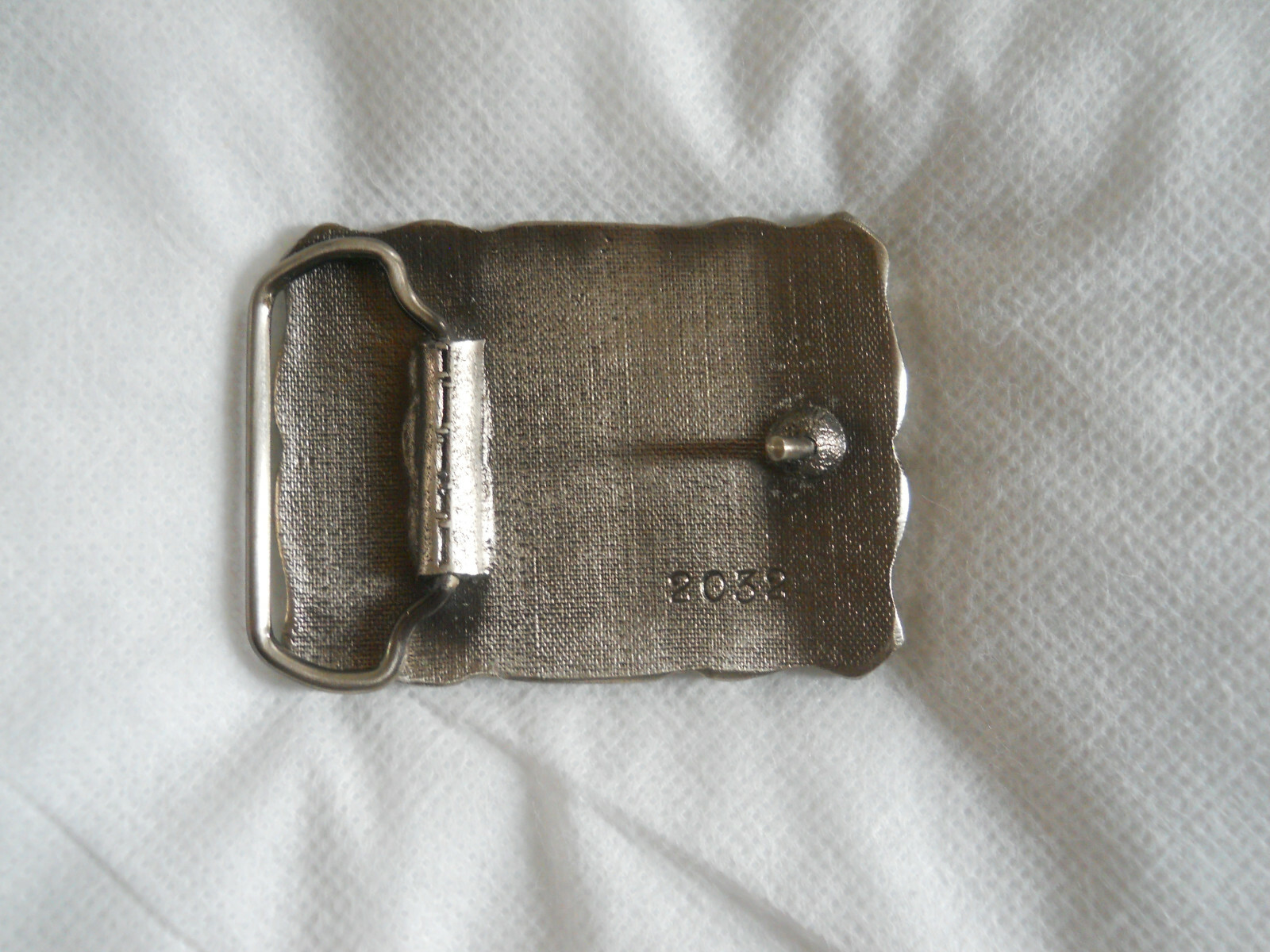 BUCK AND DOE DEER WILDLIFE SCENE BELT BUCKLE Embossed Pewter