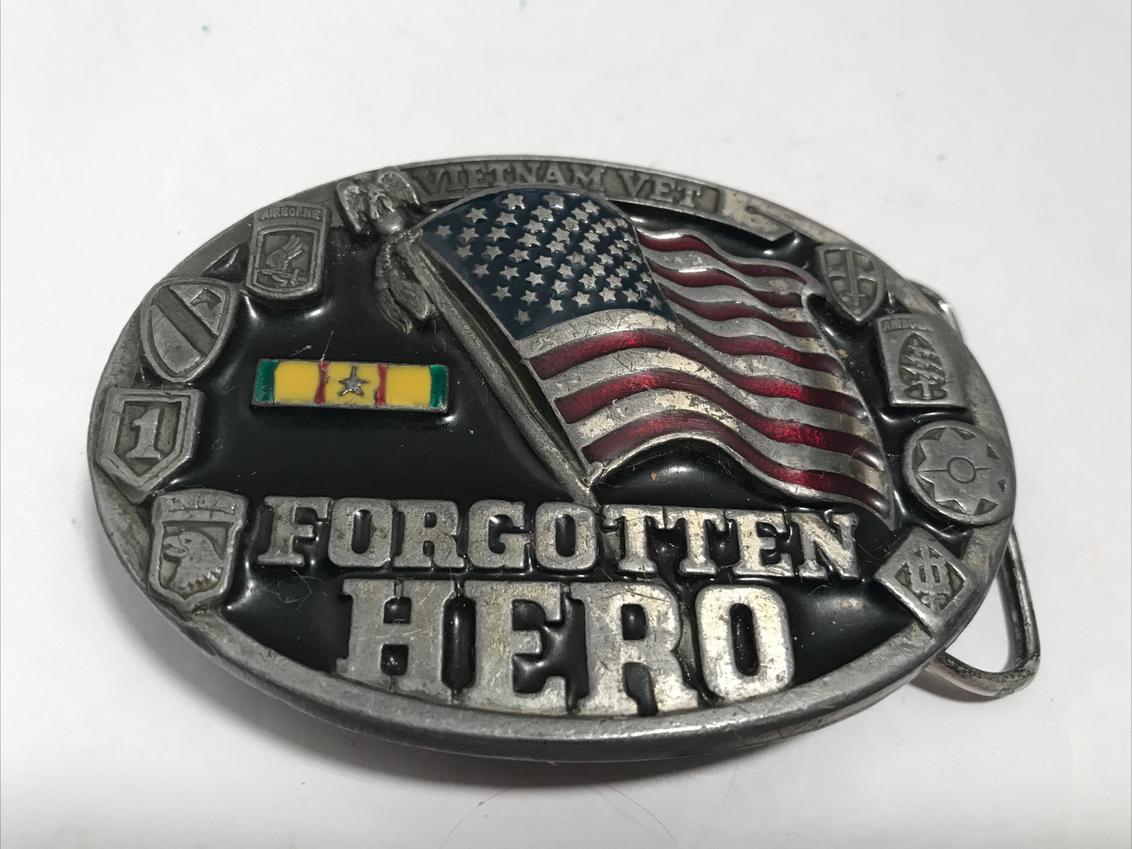 Vintage C+J 1987 Vietnam Vet « Forgotten Hero » Enamel Belt Buckle CJ1468 USA