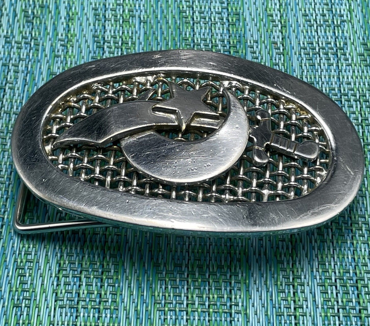 Vtg Shriners Belt Buckle Silver Tone Mesh Backdrop – Sword Moon Stars – Oval