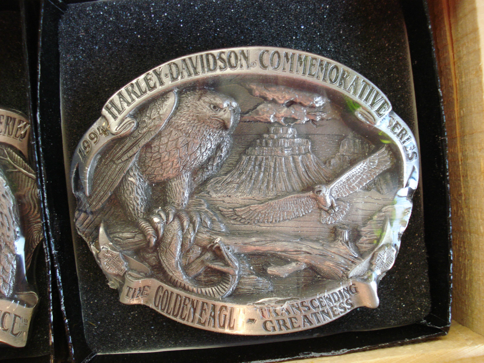 Harley-Davidson Motorcycles 1994 Commemorative Eagle Buckle Set Wood Box New