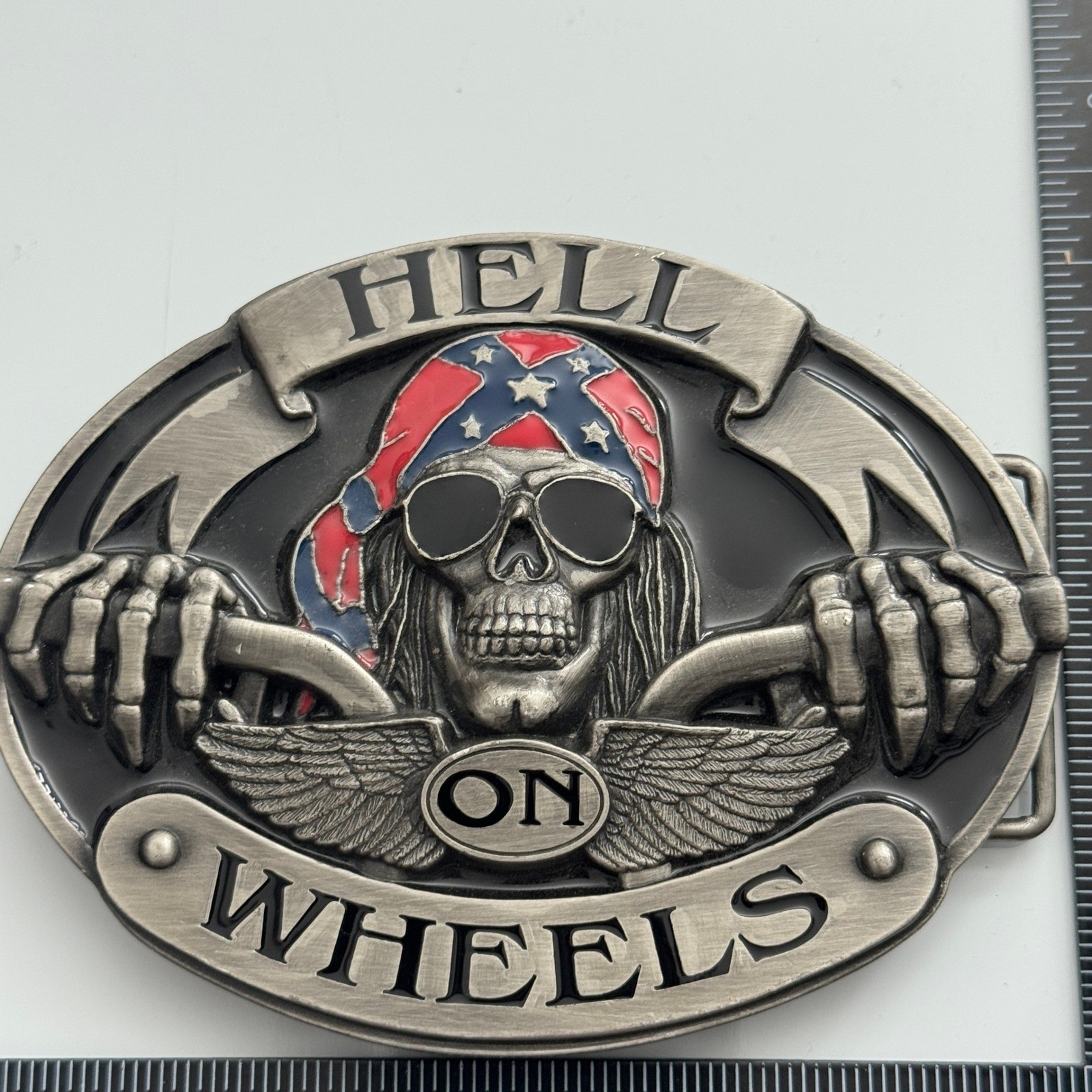 Siskiyou Hell on Wheels Skull Bandana Sunglasses Pewter Belt Buckle OS300