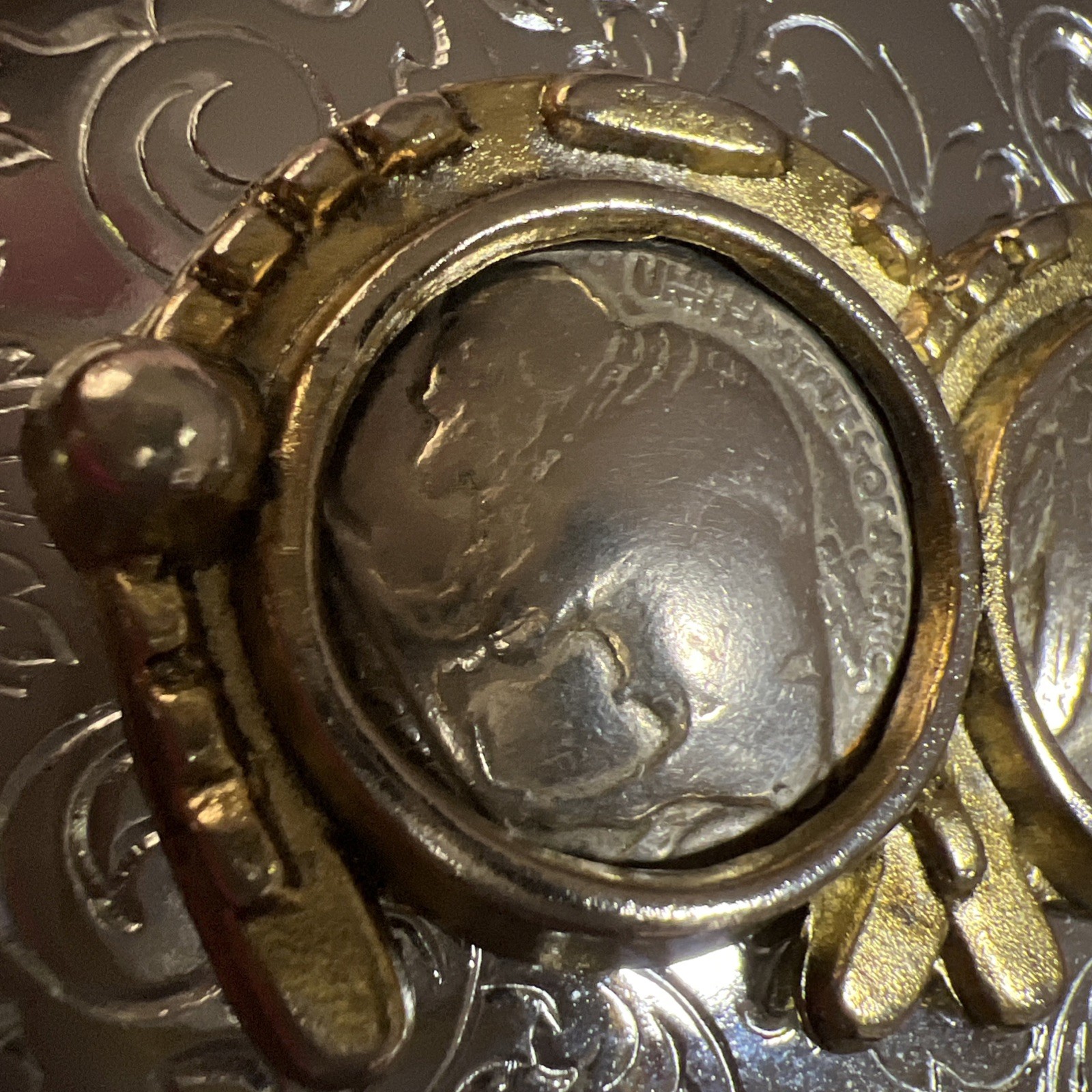 Buffalo Nickel Native American Head Belt Buckle Horse Shoes Silver, Gold Color
