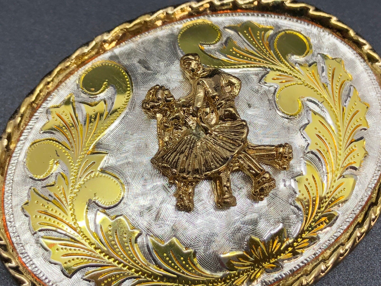Women&rsquo;s W USA Square-Dancing Western 2-Tone Oval Belt Buckle (RF1072)