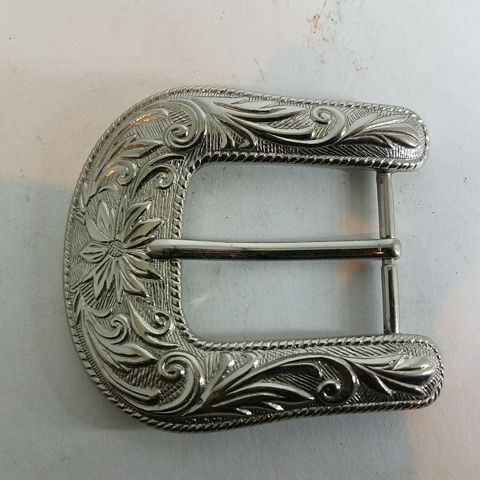 Belt Buckle Flower Design One And A Half Inch Belt 4 Cm