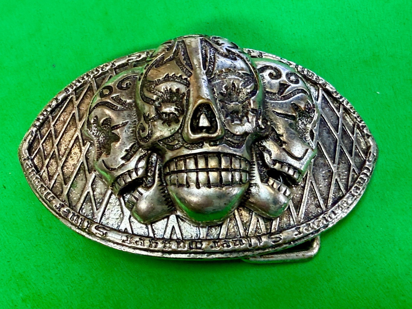 Three Sugar Skull Head Mexican Día de los Muertos Day of the Dead Belt Buckle