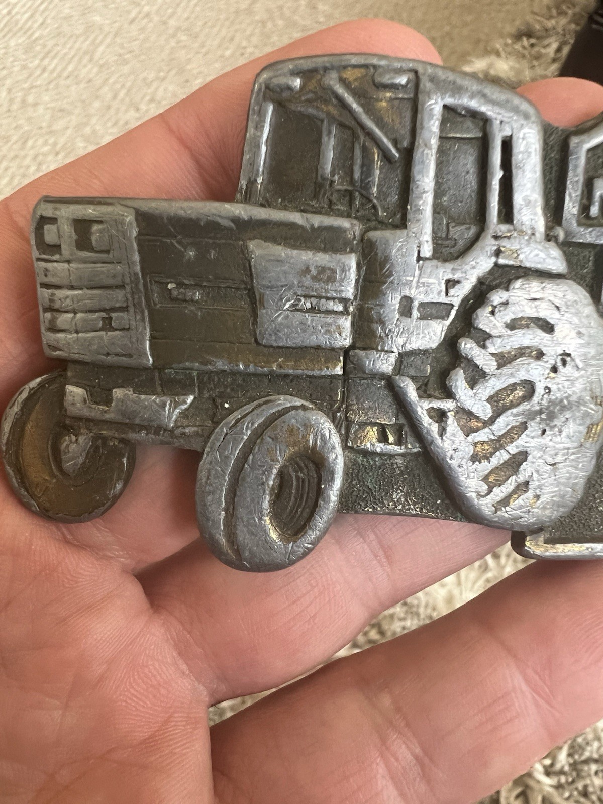 Vintage International Harvester « The New Number One » Belt Buckle Tractor