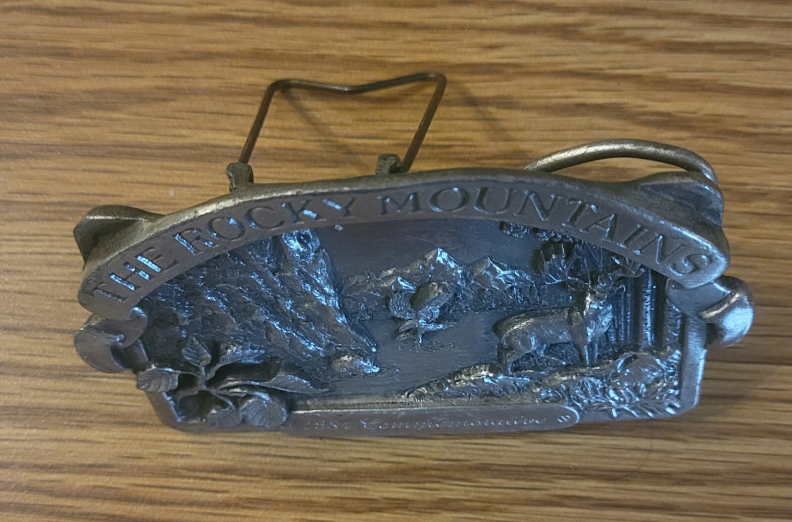 Vintage 1984 Siskiyou « The Rocky Mountains » Commemorative Belt Buckle w/Stand
