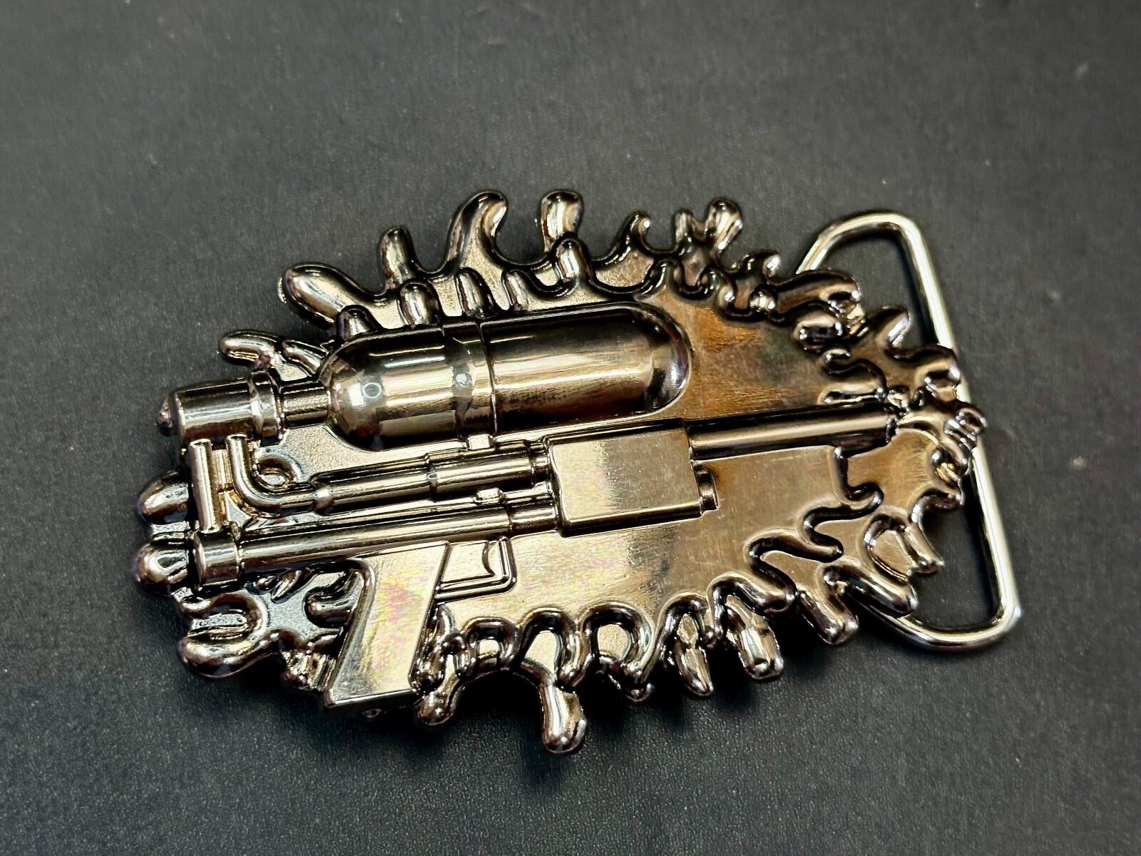 Water Squirt Gun – Alien Martian Shooter! Silver color 2005 SMC Gun Belt Buckle