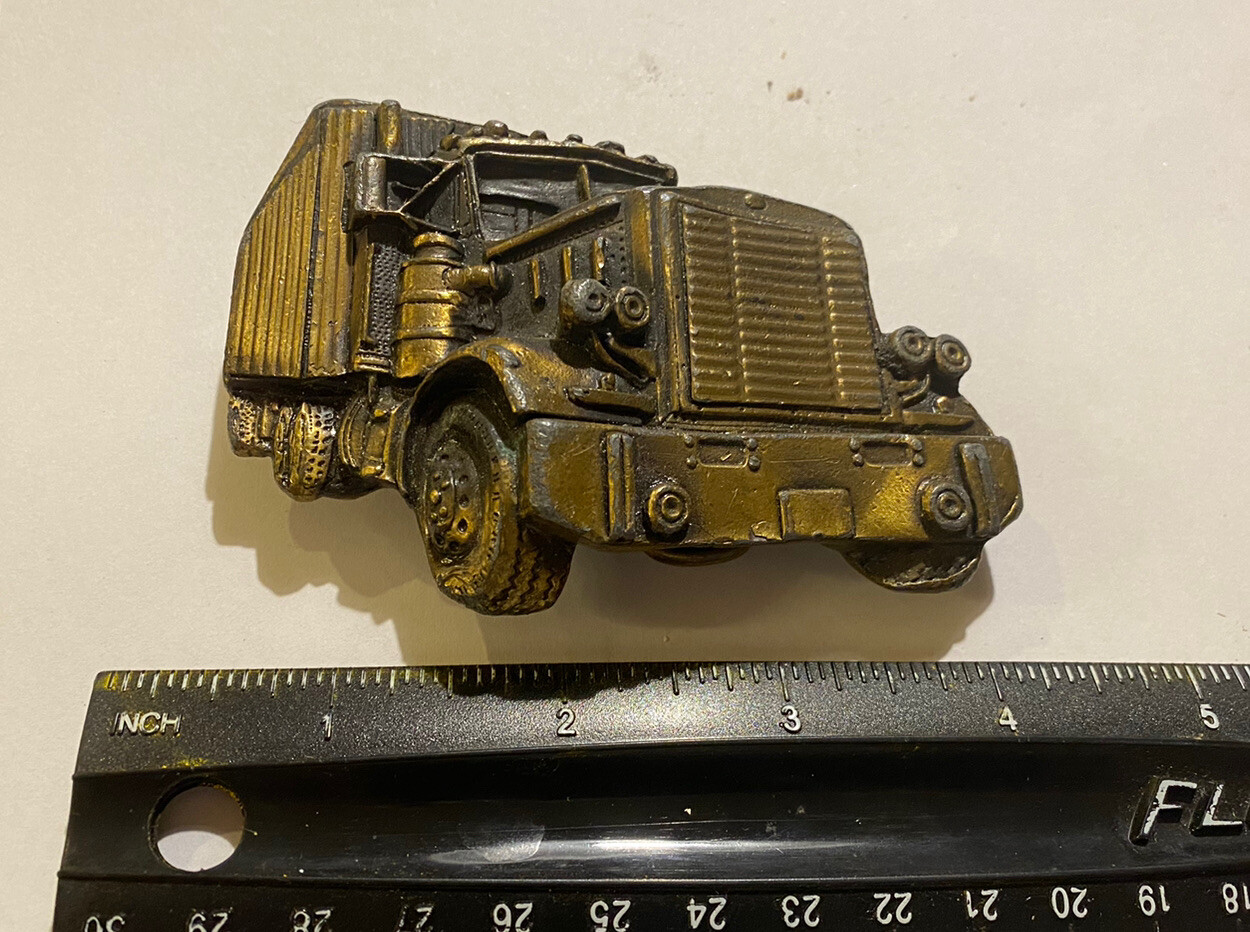VINTAGE HEAVY METAL BRASS? BELT BUCKLE OF 3D TRUCK MACK TRUCK? UNMARKED