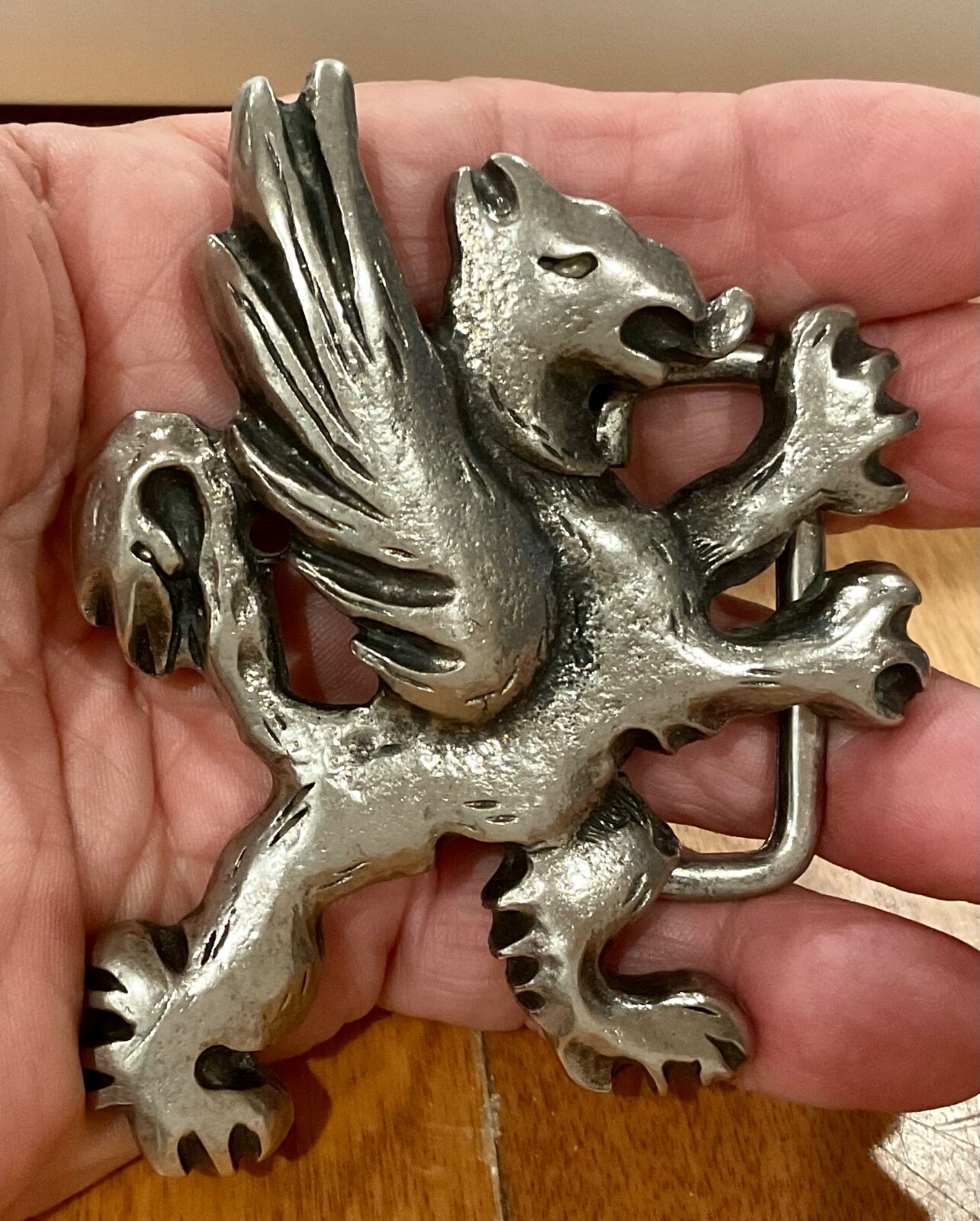 1980S GRIFFON SILVER COLORED AWESOME BELT BUCKLE WATCH OUT HARRY POTTER!!