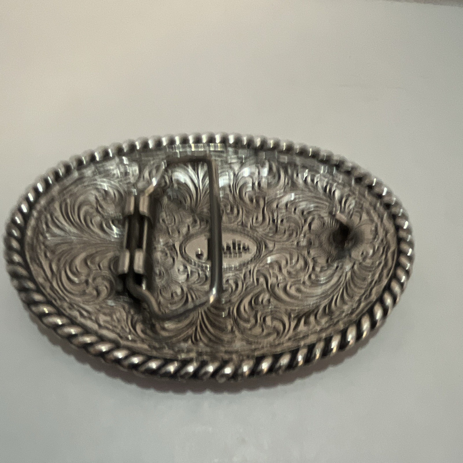 Justin Men&rsquo;s Oval Western Floral Engraved Silver Tone Belt Buckle Fits 1.5&Prime;