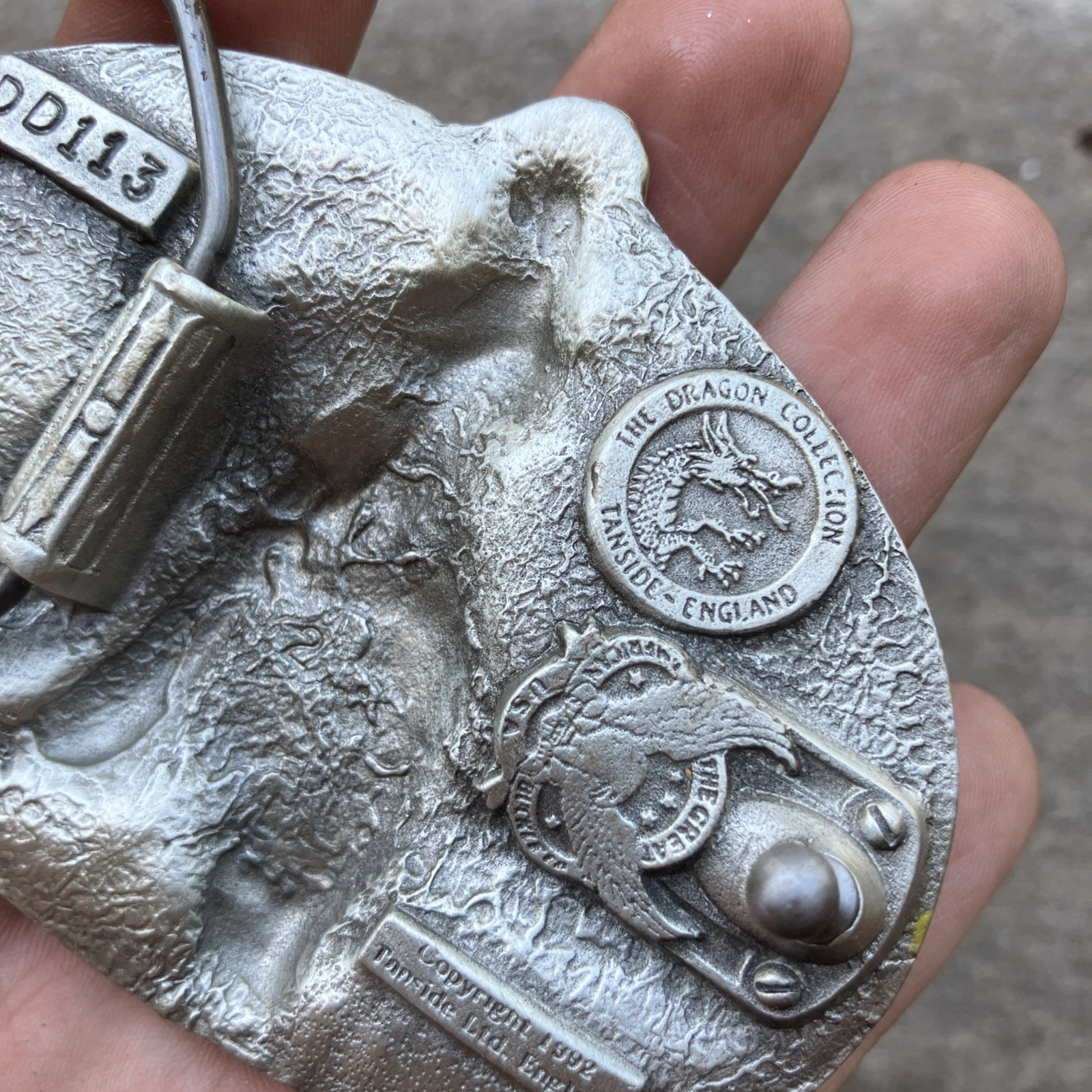 Free & Easy « Slippery When Wet » Tanside Belt Buckle 1992 Dragon Collection B28