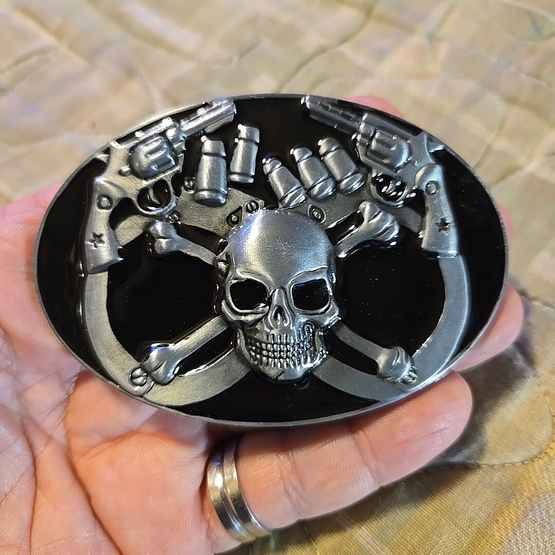 SKULL GUNS BULLETS HANDCUFFS Metal Belt Buckle