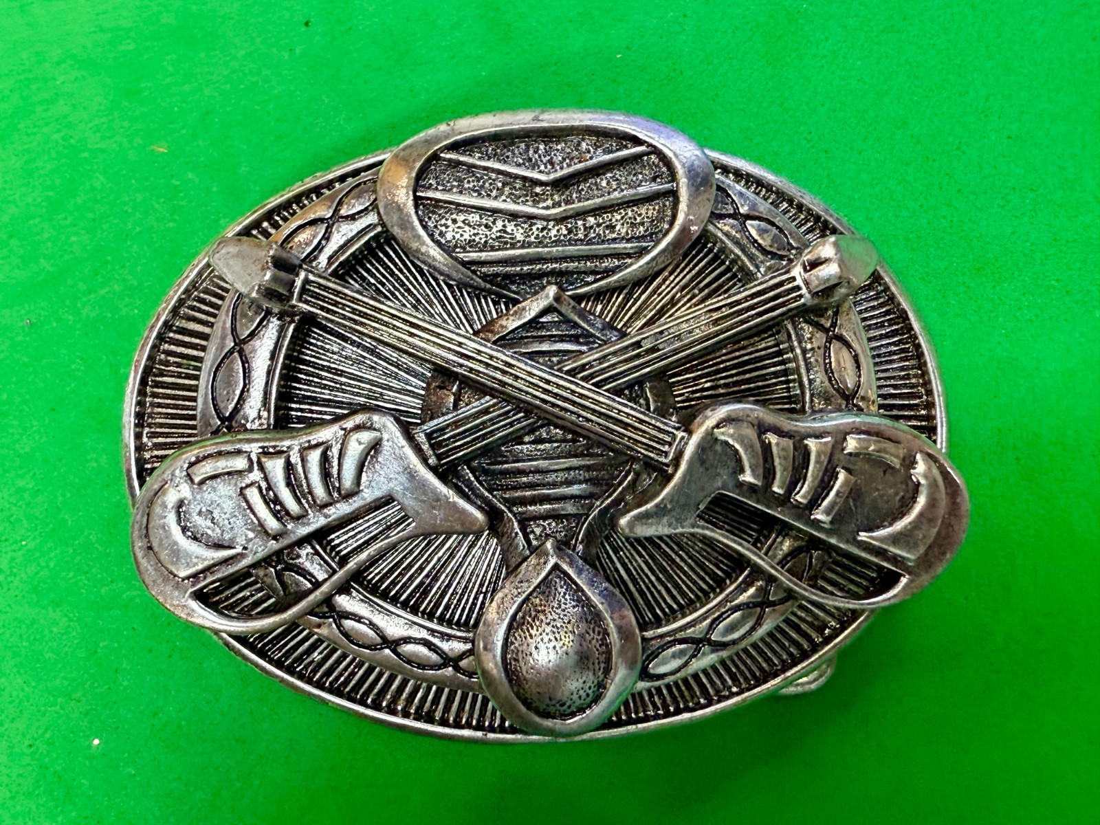 Crossed Sword&rsquo;s Weapon Gothic Punk Vibe Silver Color Silver Dagger Belt Buckle